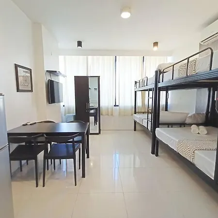 15P Walking Distance To Ayala And It Park With Wifi Apartment